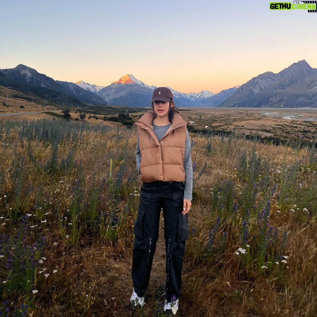 Kimberly Ann Voltemas Instagram - Mount Cook you are spectacular! The Hermitage Hotel, Mount Cook Village