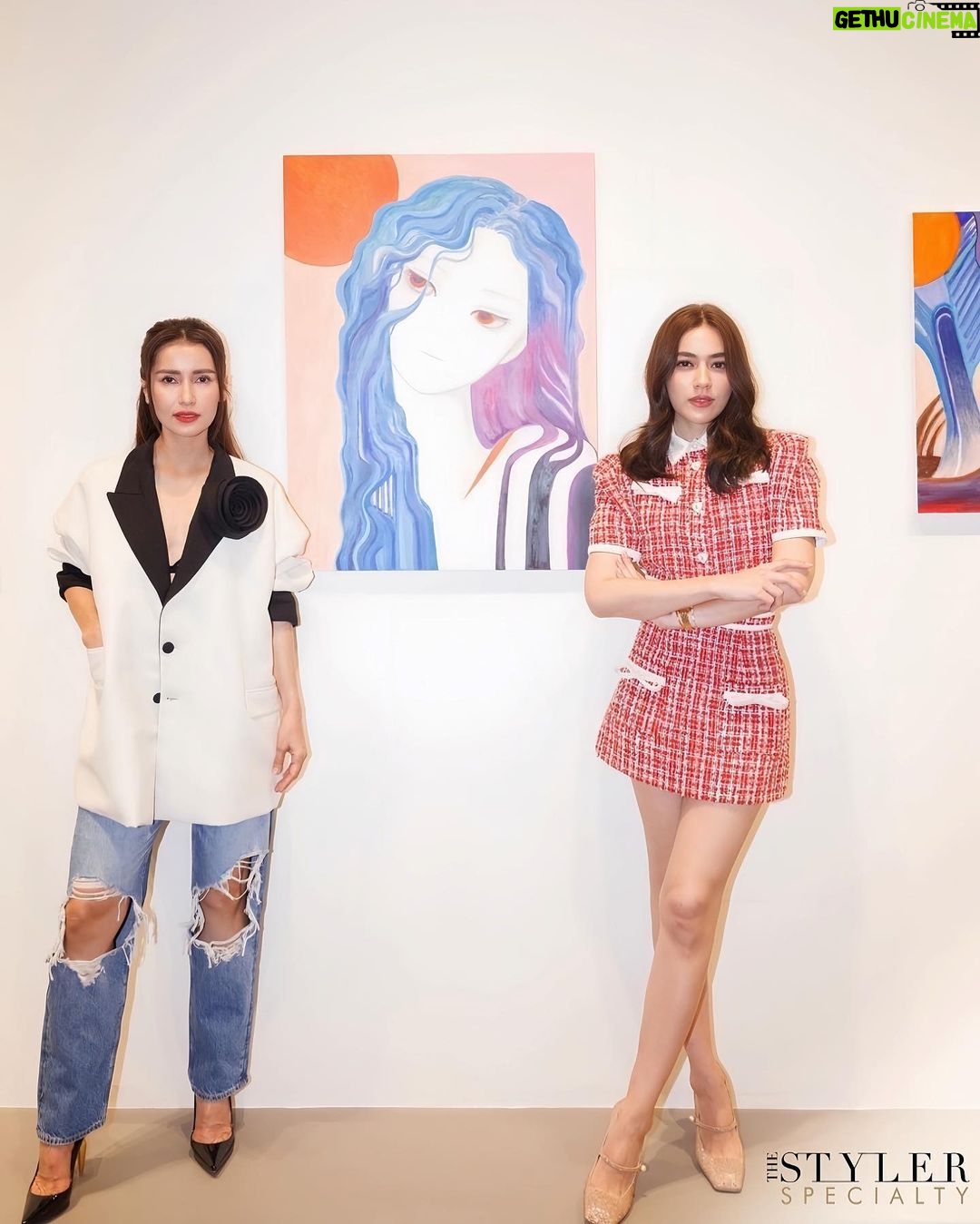 Kimberly Ann Voltemas Instagram - มอบความสุขส่งท้ายปีกับ The Styler Specialty พี่สาวสุดที่รักของคิม @annethong 🫶🏼❤️ ชวนมาเปิดบ้านใหม่อย่าง EMSPHERE ทั้งที งานนี้คิมจะอ้อนให้พี่แอนซื้อของให้คิมสักล้าน M Point ไปเลย! มาดูกันว่าพี่แอนจะยอมคิมไหมได้ใน The Styler Specialty #สไตล์ไม่ลับฉบับคนพิเศษ ทาง Facebook : The Styler และทาง Youtube : The Mall Group นะคะ #TheStyler #TheStylerSpecialty #สไตล์ไม่ลับฉบับคนพิเศษ #Annethong #Kimberley #EMDISTRICT #EMPORIUM #EMQUARTIER #EMSPHERE #MCard #themallgroup Emsphere at EM District