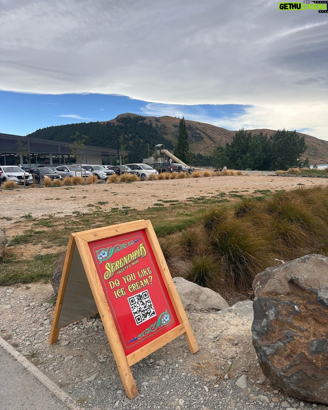 Kimberly Ann Voltemas Instagram - กว่าจะถึง😌 Lake Tekapo, New Zealand