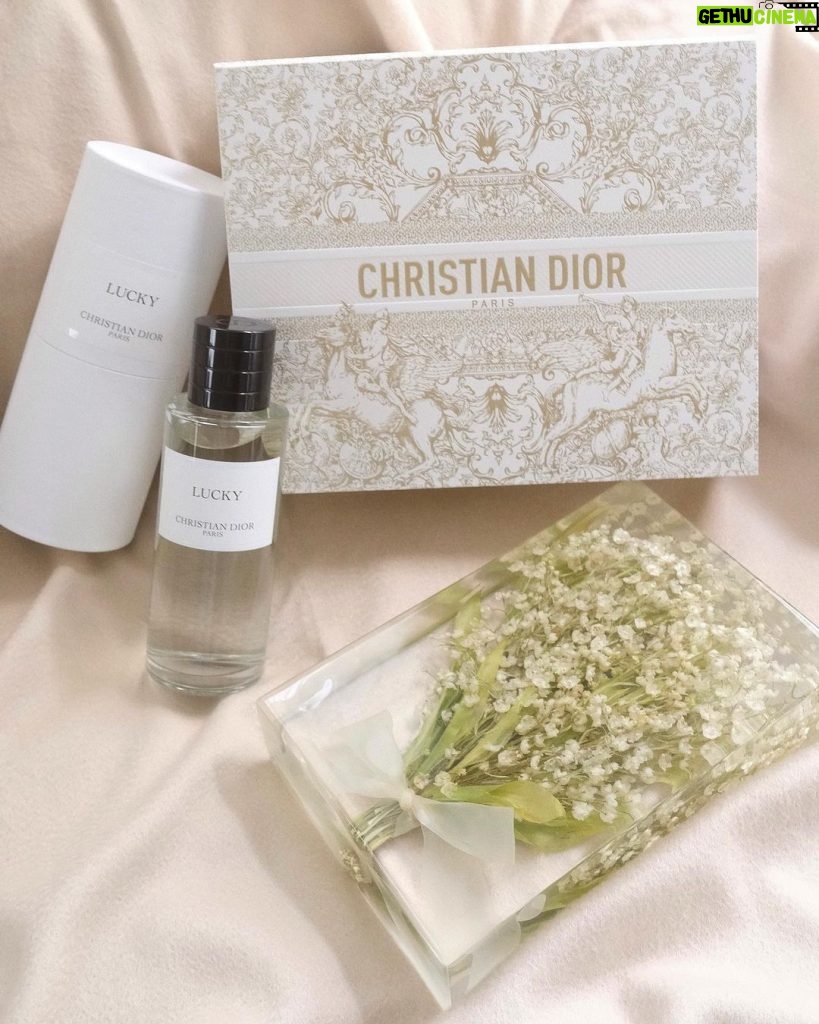 Kimberly Ann Voltemas Instagram - Lucky, one of my favorite scents ”was also my wedding scent“ from La Collection Privée Christian Dior.✨ Celebrate coming new year with your perfect gift at Dior Beauty.🤍✨ @diorbeauty @diorbeautylovers Shop online at shop.dior.co.th #DiorLaCollectionPrivée #DiorBeautylovers #DiorBeauty @DiorBeauty