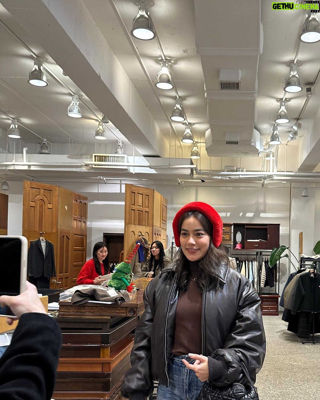 Kimberly Ann Voltemas Instagram - Ready for Christmas🎄🐻♥️ Seoul, Korea