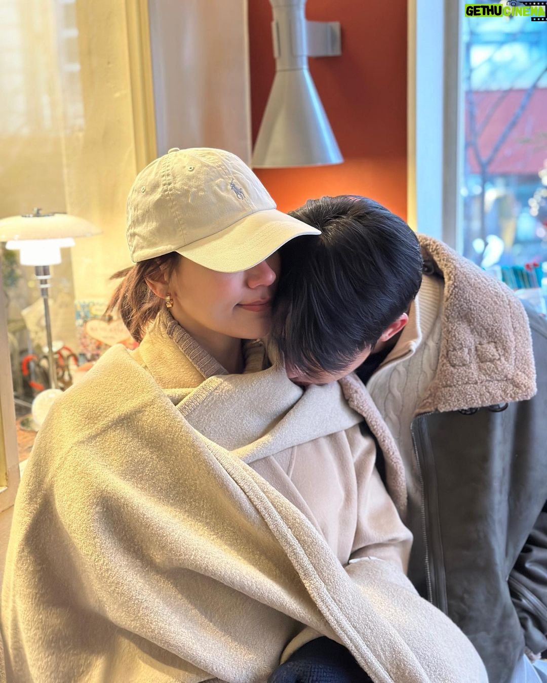 Kimberly Ann Voltemas Instagram - Major coziness 🤍 🥐🥖🥯🥘🫕