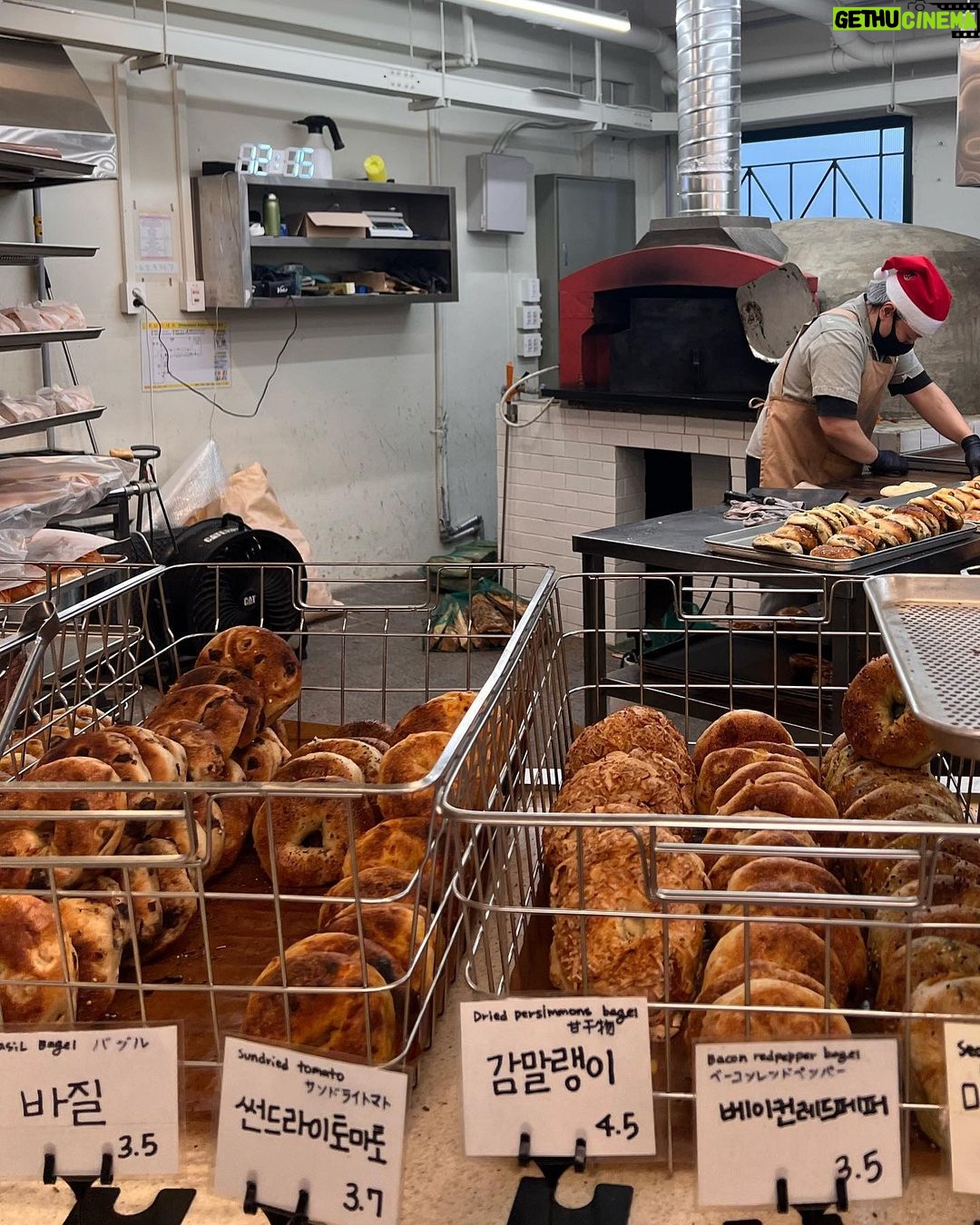 Kimberly Ann Voltemas Instagram - Major coziness 🤍 🥐🥖🥯🥘🫕