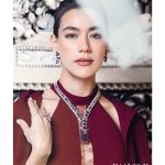 Kimberly Ann Voltemas Instagram - ฮาร์เปอร์ส บาซาร์ ประเทศไทย ฉบับเดือน ธันวาคม 2023 ภายใต้ความพิเศษในรูปแบบ Double Issue พร้อมร่วมนับถอยหลังเข้าสู่ศักราชใหม่ด้วยความงามเจิดจรัส ของ „คิมเบอร์ลี่ แอน โวลเทมัส“ Friend of Cartier ประเทศไทย ในลุคสวยสง่าสุดล้ำค่าจากคอลเลกชั่นเครื่อง ประดับชั้นสูง Le Voyage Recommence จาก Cartier คิมเบอร์ลี่ สวมสร้อยคอและต่างหู รุ่น GIRIH โดดเด่นด้วยความ ามและความกลมกลืนระหว่างมรกตจากแซมเบียและ เทอร์คอยส์ที่ถูกเจียระไนเป็นรูปทรงกราฟิกพิเศษ ช่างภาพ: @nicolonovelli Editor-in-Chief และครีเอทีฟไดเร็กเตอร์: @hoxtonian สไตลิสต์: @pablo_patane นางแบบ: @kimmy_kimberley ทำผม: @mimmomucci_124om ผู้ช่วยช่างภาพ: @vanferreiravf ผู้ช่วยสไตลิสต์: @alecasastylist สถานที่: @villarealemarlia #BAZAARThailand #BAZAARDecemberIssue #Cartier #CartierThailand #CartierHighJewelry #LeVoyageRecommence