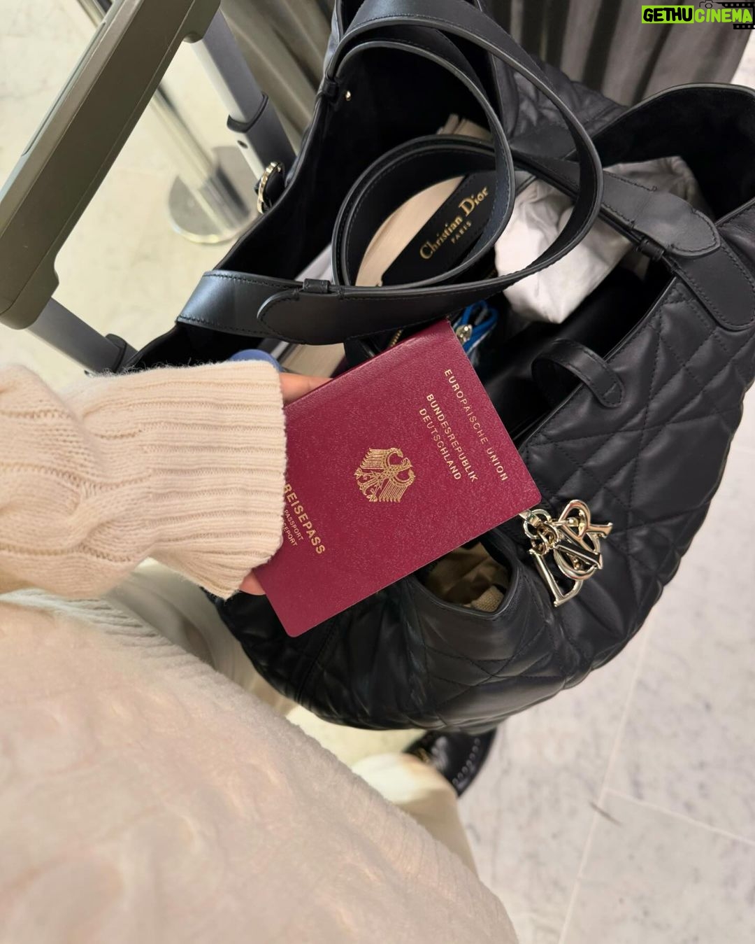 Kimberly Ann Voltemas Instagram - Till next time Paris ห่างกันสักพักนะ🫶🏼 Paris, France