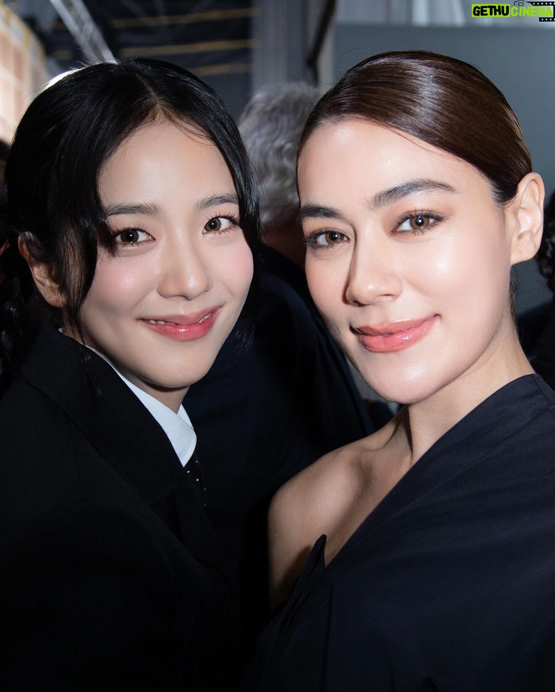 Kimberly Ann Voltemas Instagram - Post show and lovely backstage moments 🤍 @mariagraziachiuri @sooyaaa__ @tontawan @yuuuuukko_ @Dior #DiorAW24 #LadyDior Jardin des Tuileries