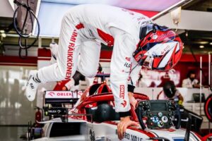Kimi Räikkönen Instagram - I will do this in 2021 as well. Happy to drive for @alfaromeoracingorlen next year.