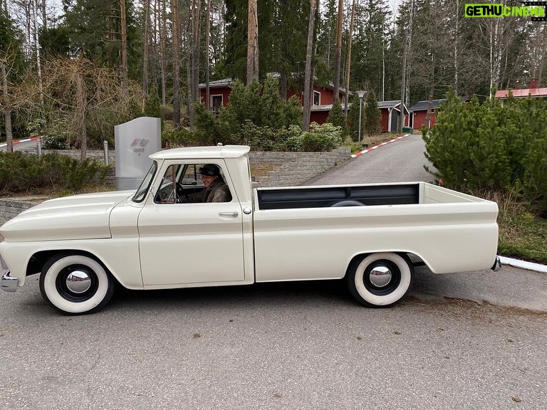 Kimi Räikkönen Instagram - Old school sunday and my dad’s old bike was part of it.
