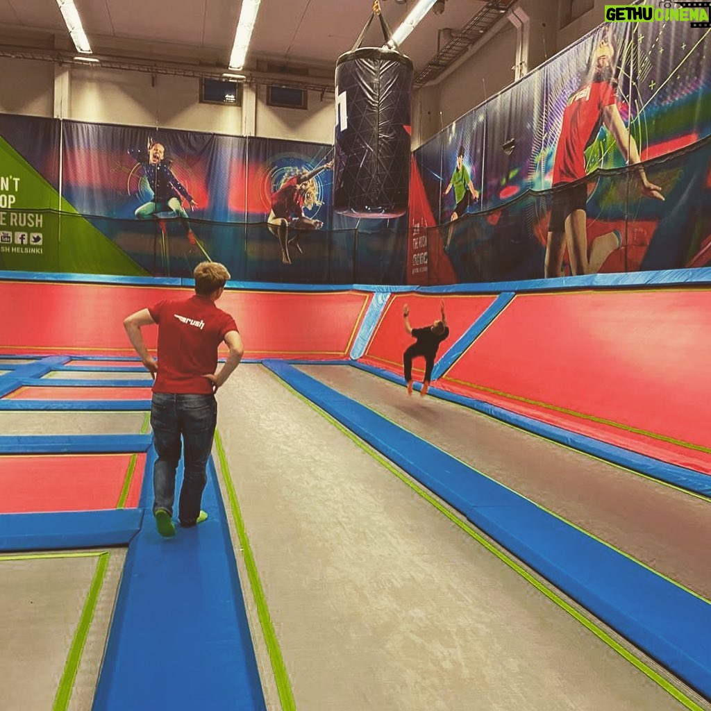 Kimi Räikkönen Instagram - Fun way to stay fit. Thanks @rushtrampoliinipuisto