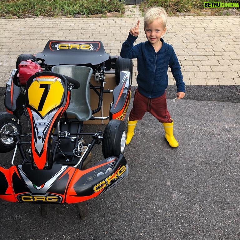 Kimi Räikkönen Instagram - First sponsor. Ace says thank you @crgspa