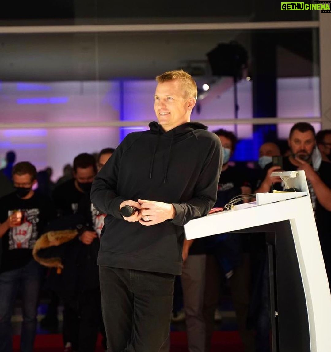 Kimi Räikkönen - 575K Likes - Thank you everyone for a night to remember. Thank you everyone for all the years together. Thank you for your hard work. Thank you for all the memories. You are good people. Sincerely Kimi @alfaromeoracingorlen