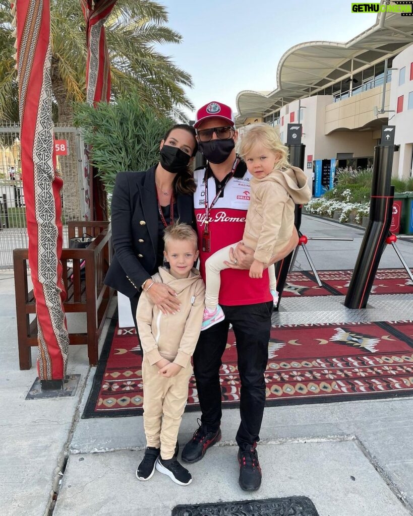 Kimi Räikkönen Instagram - Dudewithfamily. Bahrain International Circuit