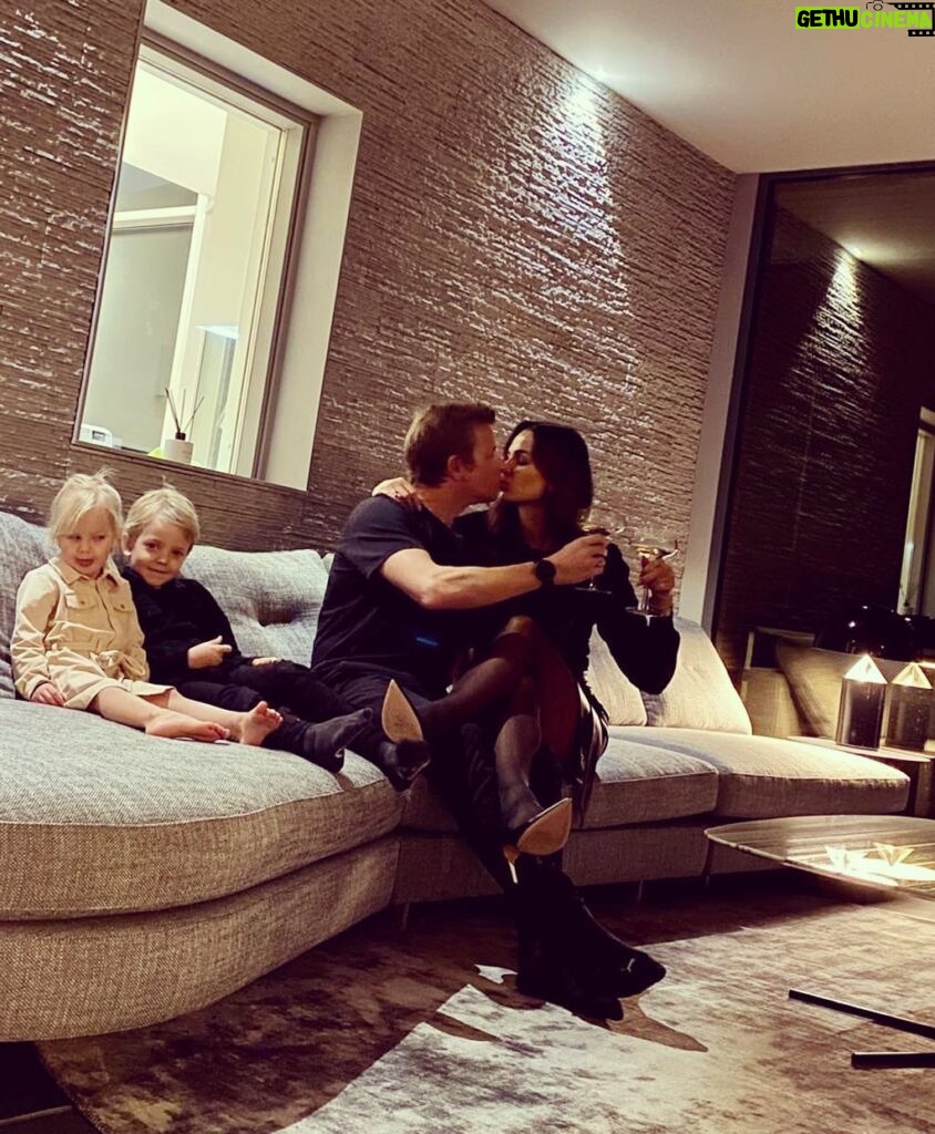 Kimi Räikkönen Instagram - Welcome 2021! Lil cube Rianna if you ever see this picture, dont do like this before 2035.