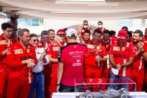 Kimi Räikkönen Instagram - Grazie @scuderiaferrari