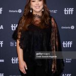 Kinda Alloush Instagram - ❤️❤️❤️ On the red carpet of our movie @yellowbusfilm at the Toronto Film Festival @tiff_net Jewelry by @dimajewellery Jumpsuit by @__mamzi__ Makeup by @paulageorge_makeup_artist Hair by @beautybydarin