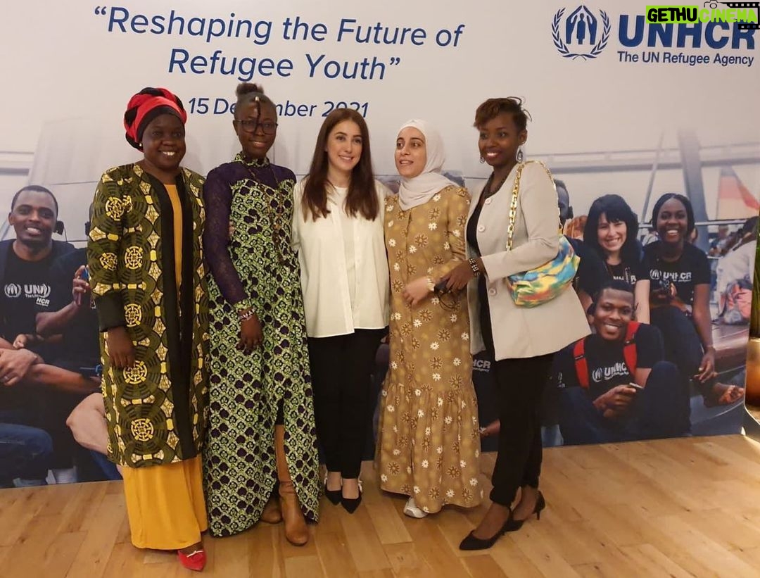 Kinda Alloush Instagram - كل الشكر لأسرتي @unhcr_arabic ولمؤسسة القلب الكبير لدعمهم للطلاب اللاجئين المميزين ومساعدتهم في الحصول على منح دراسية لاتمام تعليمهم الجامعي سعدت جداً بالتحاور مع مجموعة من الطالبات المميزات والاستماع لقصصهم المحفزة والمؤثرة 💙💙💙 A huge thanks to my family @unhcr_arabic and to @thebigheartuae for supporting the refugees special students through DAFI the higher education program I was lucky to moderate the panel (reshaping the the future of refugee youth) in Dubai and to discuss higher education topic with the very special ladies and to hear their inspirational and motivational stories #dubai🇦🇪 #expo2020 #unhcr #aiminghigher #15by30 #refugees #supportingrefugees #bigheartfoundation