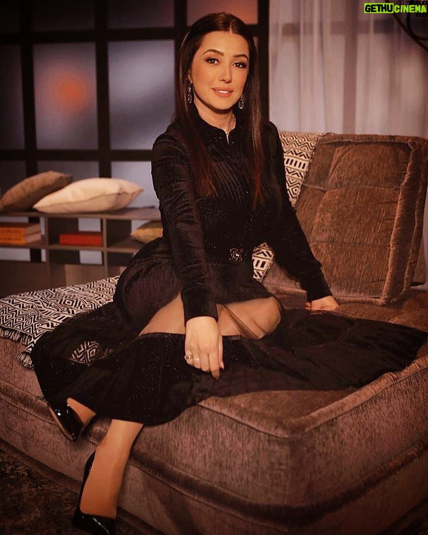 Kinda Alloush Instagram - Warm your heart with the fire within.. and share that warmth with the world ❤️❤️❤️❤️ Photo credit to @gabynakhlestudio