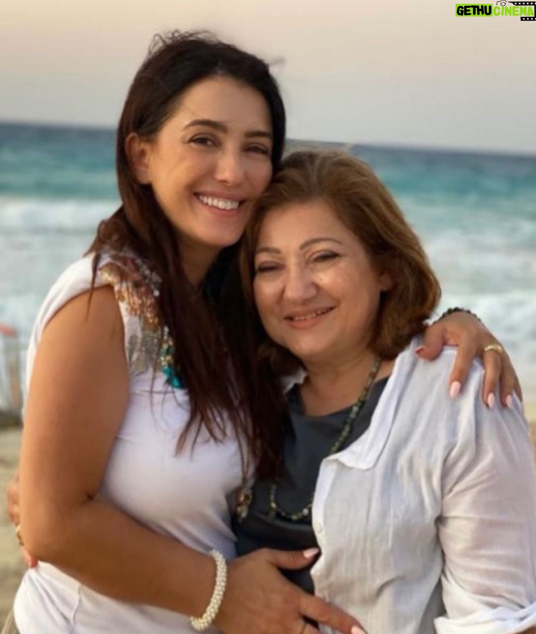 Kinda Alloush - 144K Likes - مامي حبيبتي كل سنة وانت حبيبة قلبي أحلا أم وأحلا رفيقة وأحلا تيتة لحيوة.. الله يخليلي ياكي ياروحي ولا يحرمني منيك ويسعد قلبك على طول ويخليلك أمهاتكن 🙏🏻🙏🏻❤️❤️❤️❤️🧡🧡💛💛💚💚💙💙💜💜🤍🤍💝💖💗👩👧👦 #mymother #mymotherbirthday