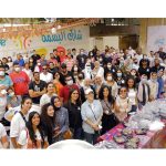 Kinda Alloush Instagram - لامتعة تضاهي متعة فعل الخير.. يوم رائع قضيته مع شباب جمعية شارك البسمة بدأناه بتغليف وتحضير الوجبات لأكثر من ٣٥٠٠ فرد وانتقلنا بعدها لمركز التوزيع عشان نوزع الوجبات وكراتين رمضان.. نشرت وقائع هذا اليوم على الستوري وبنشر تاني عشان اقول لمتابعيني واصدقائي انزلوا وشاركوا حتحسوا بسعادة وهتسعدوا الناس الي محتاجة الابتسامة والمحبة مش بس العون المادي.. انا هنزل تاني وتالت خلال شهر رمضان وبدعوكم تتبرعوا بتمن وجبات وتنزلو وتشاركو بنفسكم #رمضان_كريم @sharea_smile #shareasmile @aswaniphotography