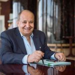Kinda Alloush Instagram - البقاء لله في الأستاذ العظيم #وحيد_حامد المبدع الكبير الذي فتح بكتاباته للسينما العربية آفاق جديدة ومختلفة.. وخلف وراءه روائع خالدة لن تنسى الأستاذ صاحب الفكر التنويري الذي نهل منه كل صناع وعشاق السينما في مصر والعالم العربي عزائي لابنه الصديق الأستاذ مروان حامد ولكل محبيه وعشاق فنه 🙏🏻💔💔💔