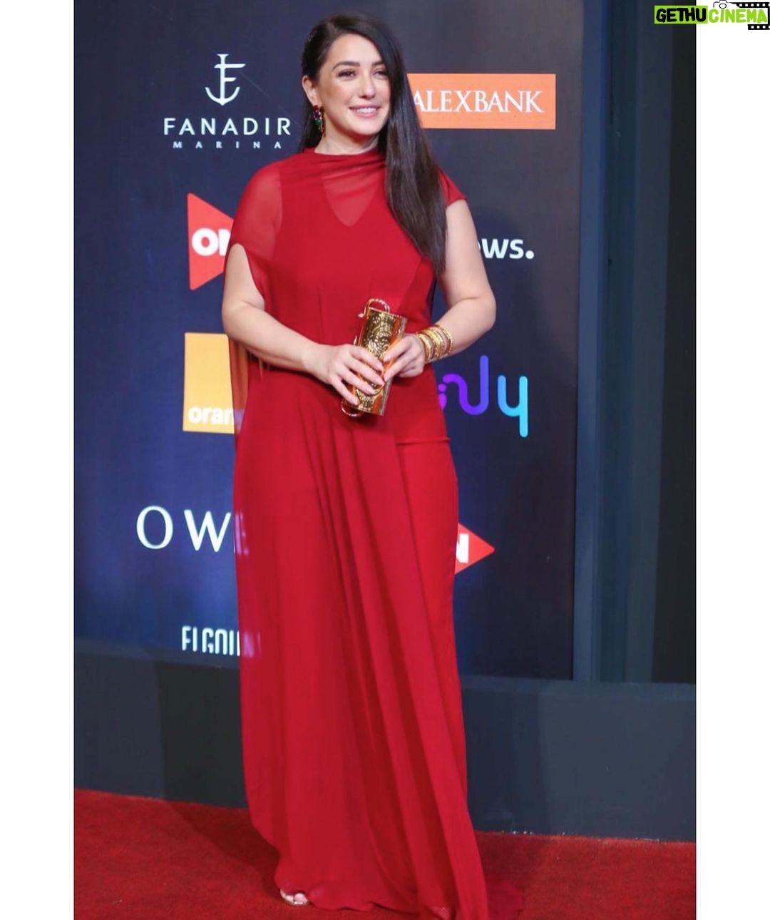 Kinda Alloush - 114.3K Likes - ❤️❤️
Styling by @yasmineeissa
Designer @doniaashrycouture
Jewllery @lailawahbajewelry
Makeup by @by_maiayman
Photo credit to @karim_abdelaziz_photography
Hairdresser @haithamdahab00
#Gff20 @elgounafilmfestivalofficial