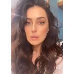 Kinda Alloush Instagram – Playing with filters.. #فلتر #فلتر #فلتر 😃 الفضا وحش 😁
#noplasticsurgery #بدون_عمليات_تجميل 🤦🏻‍♀️ 
#ضي_القمر 🤍🤍🌚 #كندة_علوش
