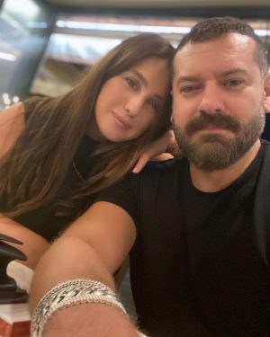 Kinda Alloush Instagram - كل سنة وانت طيب وناجح ومبسوط ياحبيبي وسبب حياتي وسعادتي…🎂🎂😍😍😘😘
I will love you till death do us part ❤️❤️❤️