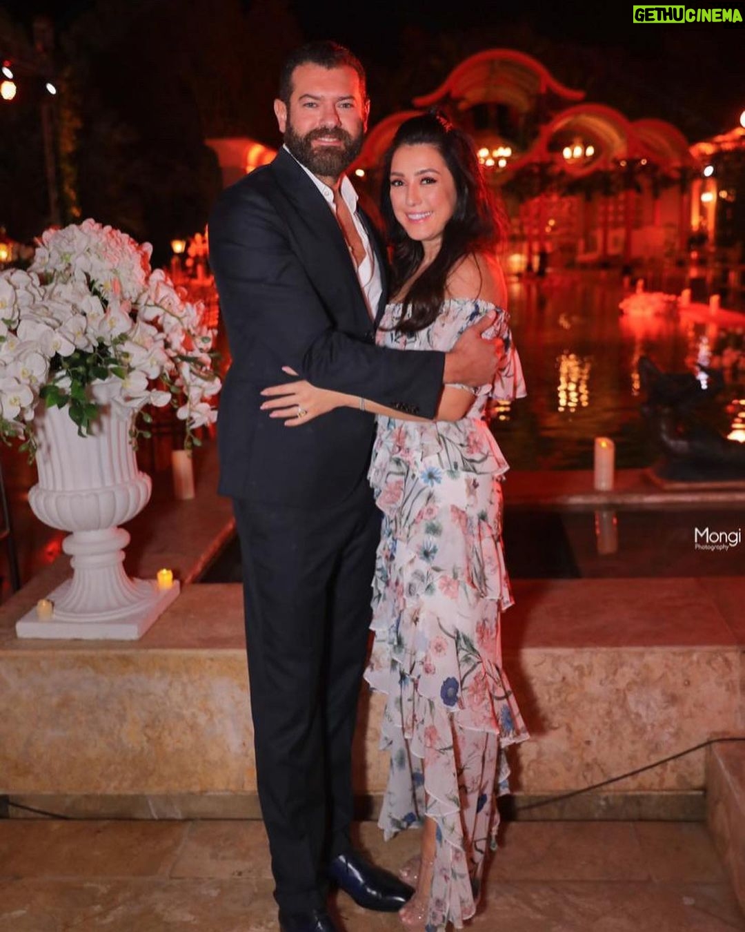 Kinda Alloush - 257.4K Likes - With my Prince Charming 😍🥰❤️❤️🤍🤍🤍
Thank u @mongiphg