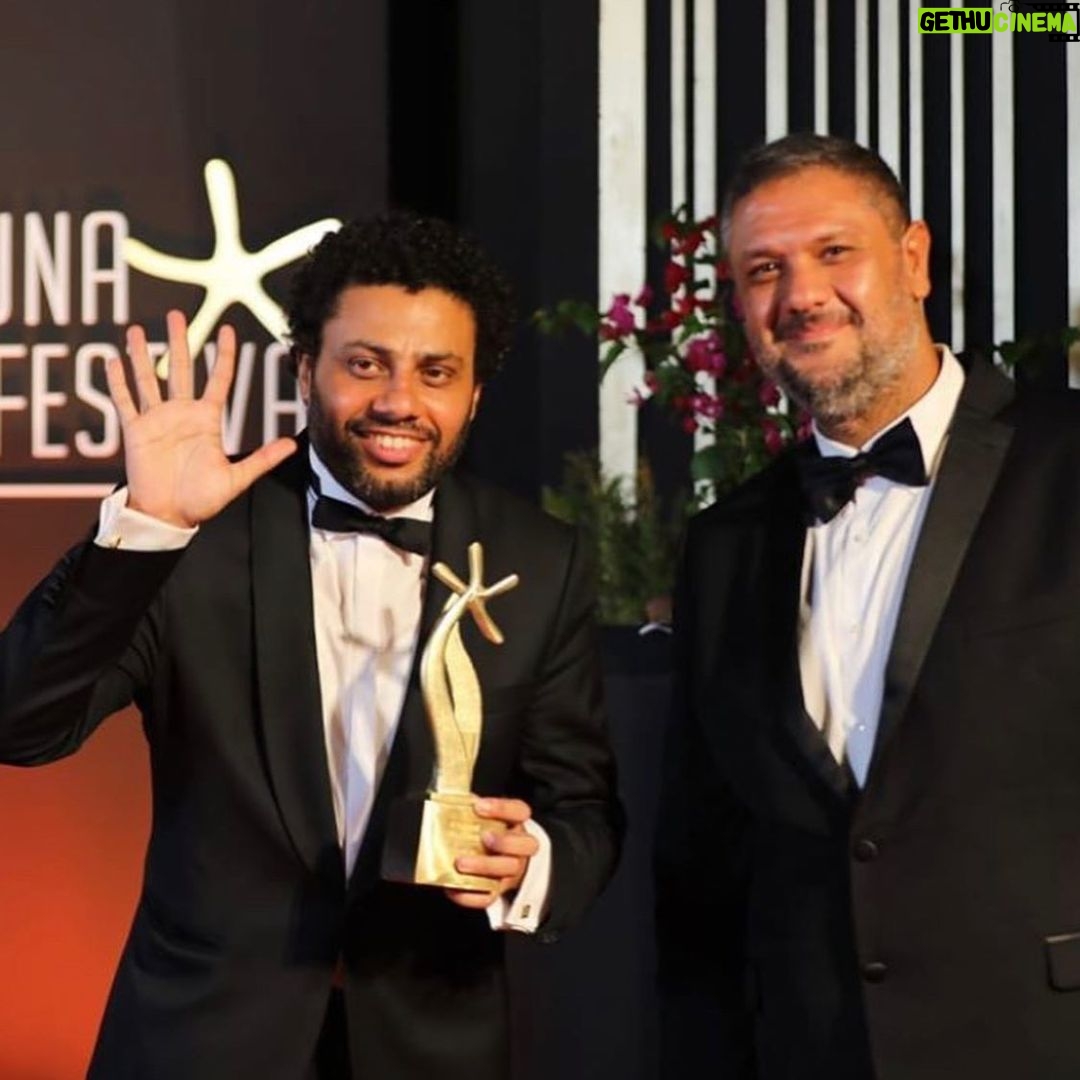 Kinda Alloush Instagram - مع انتهاء الدورة الرابعة للمهرجان الجونة السينمائي بشكر إدارة المهرجان والقائمين عليه لتقديمهم دورة ناجحة ومحترمة على مستوى عالي من التنظيم والاحترافية رغم الظروف الصعبة التي يمر بها عالمنا.. شكراً لتقديمهم لربيرتوار أفلام غاية في الأهمية ولتكريمهم لقامات كبيرة في مجال صناعة السينما ولتنظيم ندوات فكرية وفنية شديدة الأهمية ولتقديم الدعم لصناع الأفلام والمبدعين الشباب من خلال منصة سيني جونة سعدت بالعمل مع لجنة تحكيم الأفلام القصيرة وسعادتي أكبر بالجوائز التي قدمها المهرجان وحصل عليها صناع أفلام عرب وأجانب قدمو أفلام ذات رسائل انسانية نبيلة ولغة فنية عالية I would like to thank El Gouna Film Festival’s team and management for their hard work and impressive devotion to bring the festival's 4th edition to life despite all the challenging surroundings of the Covid-19 pandemic. The festival’s team managed to present yet another well-organized successful edition with a high level of professionalism. This year brought a significant repertoire full of great films accompanied by a number of events, including a celebration of many industry professionals and important artistic and discussion panels along with the CineGouna Platform, through which the festival showed its support to the talented young filmmakers. It was my absolute pleasure to be part of the Short Film jury, and I’m truly happy for all the international and Arab filmmakers who went home winners this year after presenting some heart-touching films that tackle noble human issues. #Gff20 @elgounafilmfestivalofficial El Gouna, Red Sea