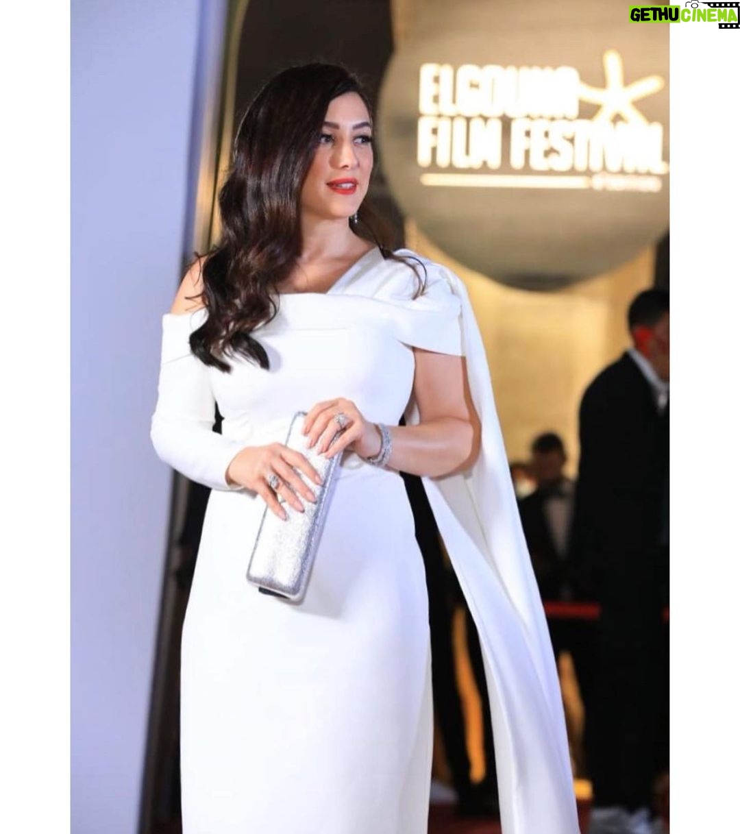 Kinda Alloush - 179.2K Likes - 🤍🤍🤍
Styling by @yasmineeissa
Dress by @shahiralasheen
Makeup by @by_maiayman
Jewlery by @damasegypt
Clutch by @mii_accessories
Hairdresser @Malaksamy_1 @alsagheersalons
@thecairozoom
@mad_solutions @elgounafilmfestivalofficial #Gff20