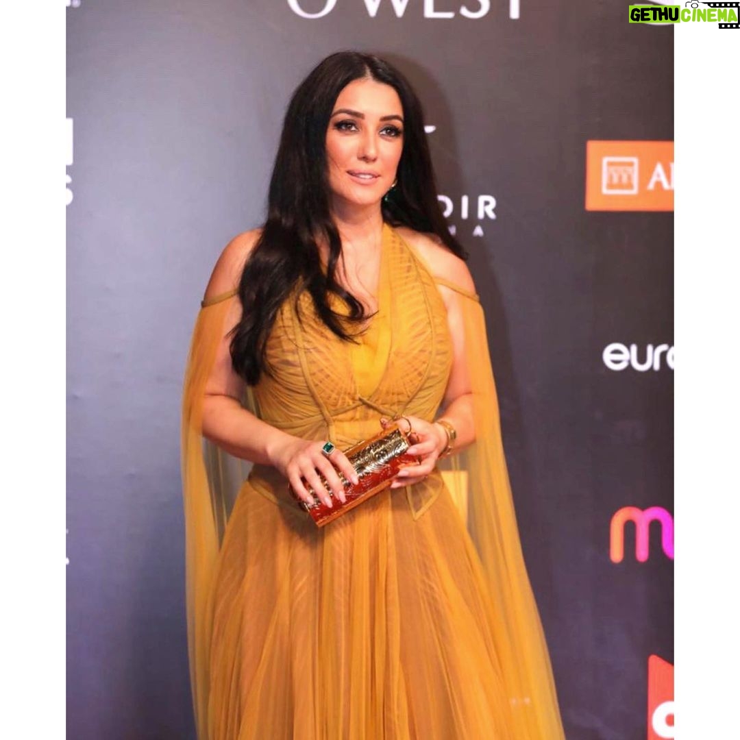 Kinda Alloush - 109.3K Likes - 💛💛💛💛
@elgounafilmfestivalofficial #gff20
Styling by @yasmineeissa
Dress by @hassidrissofficial
Makeup @by_maiayman
Jewelery by @dimajewellery
Photography @mongiphg
Clutch by @okhtein
Hairdresser @haithamdahab00 represented by
@mad_solutions