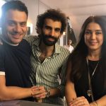 Kinda Alloush Instagram - المحبة والامتنان الي في قلبي ليكم اكبر من الكلام.. شكراً لمجهودكم الكبير والتعب والطاقة الي حطيتوها في المشروع وشكراً للمحبة والاحتضان والثقة الي حسستوني بيها طول فترة التصوير #ضي_القمر شكراً للمخرج أحمد حسن لتعبك ودأبك وإخلاصك واهتمامك بكل التفاصيل وبالمشاعر @ahmedhassan.director شكراً لمدير التصوير عزمي الرحماني على اهتمامك بأنك تطلع الشغل بأحسن شكل @azmyarrahmany شكراً للكاتبة عبير سليمان حبيبتي الي ماسابتنيش لحظة والي حطت روحها في المشروع @abeer.a.soliman وأكيد الشكر موصول لكل طاقم العمل فنيين وفنانين 🙏🏻🙏🏻❤️❤️❤️❤️❤️❤️