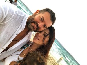 Kinda Alloush Instagram - with my ❤️ @amryoussefofficial 
🥰🥰☀️☀️🏖🏖 @galamboeg #كندة_علوش