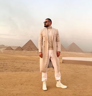 Kinda Alloush Instagram - الله على جمال الأهرامات وعظمة الأهرامات وروعة الأهرامات.. وشياكة الأهرامات.. طول عمري بعشق الأهرامات 😉🥰❤️❤️❤️