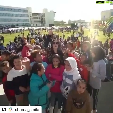 Kinda Alloush Instagram - Love u @sharea_smile #Repost @sharea_smile with @make_repost ・・・ Thank you kinda for drawing so many smiles and making a difference in our lives ! You are passionate about helping others and making an impact ❤ #the_art_of_giving @kindalloush
