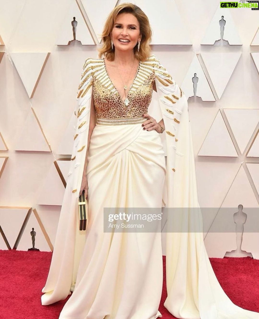 Kinda Alloush Instagram - Isn’t she gorgeous.. 😍😍❤️❤️ Our legendary @youssra looking stunning on the Oscars red carpet.. keep on making us proud Great job @maigalal