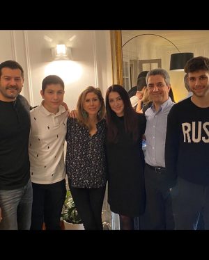 Kinda Alloush Instagram - A Paris avec la famille ❤️❤️❤️
ولاد خالي الصغار صارو اطول مني 🤦🏻‍♀️🤦🏻‍♀️