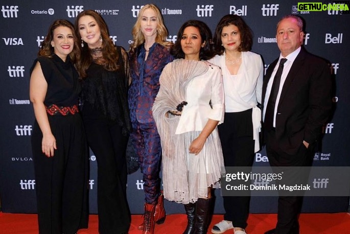 Kinda Alloush Instagram - From the world premiere of yellow bus with the amazing cast & crew Very happy and grateful for joining the tiff 2023 & for receiving a huge applause by the Tiff audience.. looking forward for the next screening & the next big festivals من العرض العالمي الأول لفيلم الحافلة الصفراء مع فريق العمل الرائع.. سعيدة وممتنة لعرض الفيلم في هذا المهرجان الكبير وسعادتي أكبر برد الفعل الرائع والقوي لجمهور مهرجان تورونتو بانتظار العروض القادمة للفيلم.. @nadiaeliewat @wendyjbednarz @tannishtha_c @badi_fatou @shivanidubai @tiff_net @yellowbusfilm