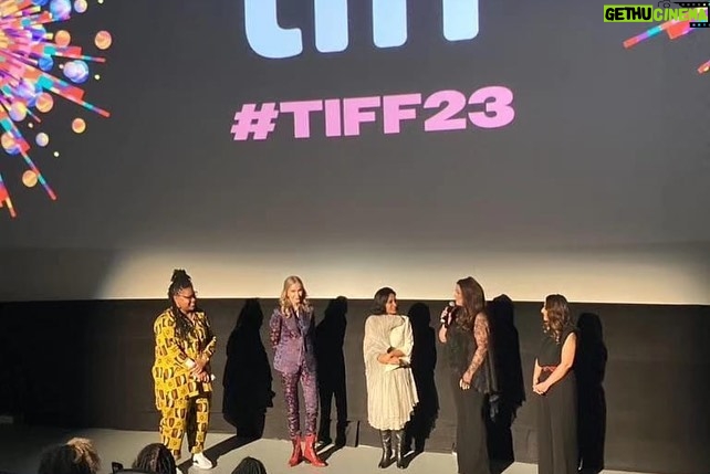 Kinda Alloush Instagram - From the world premiere of yellow bus with the amazing cast & crew Very happy and grateful for joining the tiff 2023 & for receiving a huge applause by the Tiff audience.. looking forward for the next screening & the next big festivals من العرض العالمي الأول لفيلم الحافلة الصفراء مع فريق العمل الرائع.. سعيدة وممتنة لعرض الفيلم في هذا المهرجان الكبير وسعادتي أكبر برد الفعل الرائع والقوي لجمهور مهرجان تورونتو بانتظار العروض القادمة للفيلم.. @nadiaeliewat @wendyjbednarz @tannishtha_c @badi_fatou @shivanidubai @tiff_net @yellowbusfilm