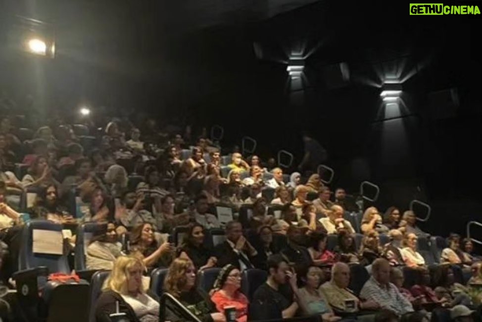 Kinda Alloush Instagram - From the world premiere of yellow bus with the amazing cast & crew Very happy and grateful for joining the tiff 2023 & for receiving a huge applause by the Tiff audience.. looking forward for the next screening & the next big festivals من العرض العالمي الأول لفيلم الحافلة الصفراء مع فريق العمل الرائع.. سعيدة وممتنة لعرض الفيلم في هذا المهرجان الكبير وسعادتي أكبر برد الفعل الرائع والقوي لجمهور مهرجان تورونتو بانتظار العروض القادمة للفيلم.. @nadiaeliewat @wendyjbednarz @tannishtha_c @badi_fatou @shivanidubai @tiff_net @yellowbusfilm