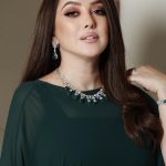 Kinda Alloush Instagram – 💚💚
RedSea Film Festival closing ceremony’s look
Photographer @amani_aldageel
Styled by my very special @yasmineeissa
Jewelry by @lazurde
Dress by @ateliermamzi @__mamzi__
Makeup by @manargamilmakeupartist
Hairdresser @reem.hammami.11
Thank u @mad_solutions
@redseafilm Park Hayatt Jeddah