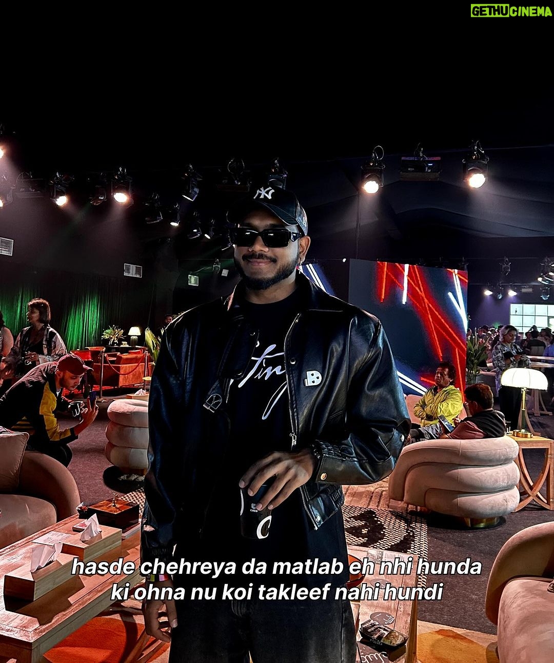 King - 230.8K Likes - Breaking News : @cred_club mein appu don ne ki badmaasi , staff hua pareshaan! Bole : isko ghar mein rakha karo! 💀
#lollapalooza