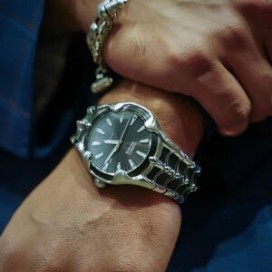 King Instagram - Shoutout to Diesel for creating the Metaverse Metamorph project. Visit vert.diesel.com to experience the new Vert Watches.
#DieselVert #metamorphcollection