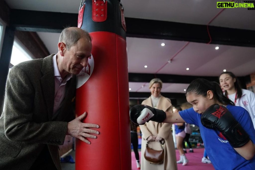 King Charles III of the United Kingdom Instagram - 🥊 The Duke and Duchess of Edinburgh were in Staffordshire yesterday, where they met volunteers, coaches and boxers at The Right Stuff project. Founded in 2009, the project aims to tackle youth crime and anti-social behaviour by engaging young people with competitive sport. At Rising Brook Community Church, Their Royal Highnesses heard more about the resources which the church is providing for the local community. The Duke and Duchess helped prepare food for distribution at the church’s food bank and met local people who use the centre’s services. These include a baby and toddler group, craft classes and youth activities.