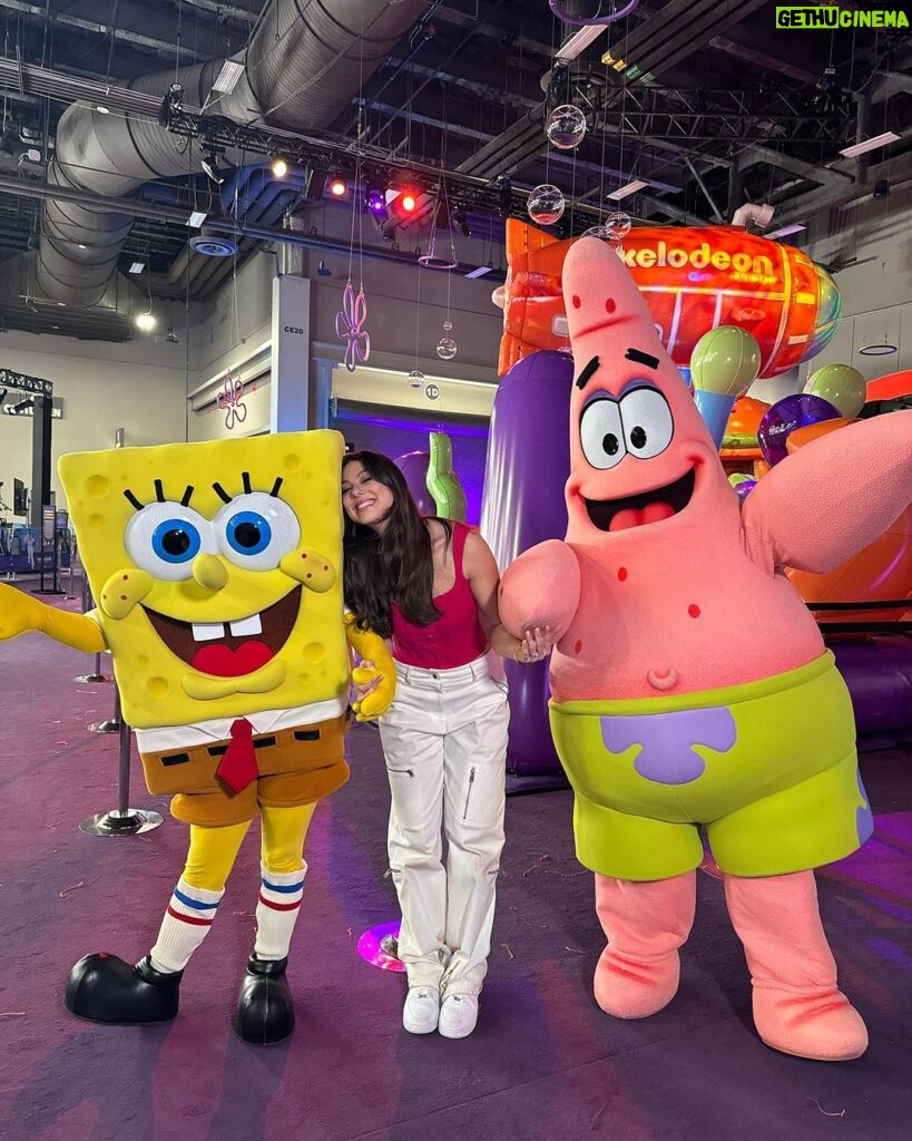 Kira Kosarin Instagram - a week in Vegas filming @nfl #SuperbowlLVIII content for @cbssports x @nickelodeon x @paramountplus . On Sunday, Nickelodeon is airing the big game in augmented reality to be Live from Bikini Bottom - complete w commentary from Spongebob and Patrick. Catch me & @jackgriffo presenting in the hours before and throughout the game, leading up to the WORLD PREMIERE of the TRAILER for our new movie Thundermans Return right before halftime 💚🏈 Las Vegas, Nevada