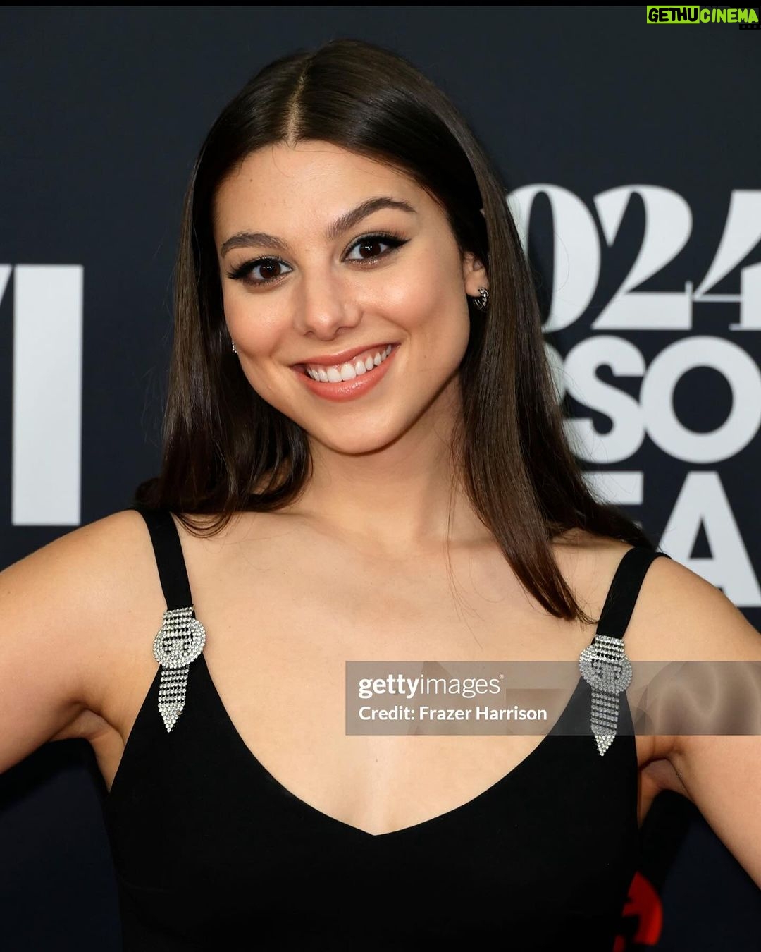 Kira Kosarin Instagram - oh, this old thing? 👀 #Grammys weekend kickoff… MusiCares Gala & Grammys NextGen Party @ Grammy House 🤸‍♀️❤️ (and yes I changed in the backseat of my car going from one to the other, don’t worry about it) @recordingacademy #grammysnextgen #grammyhouse @musicares