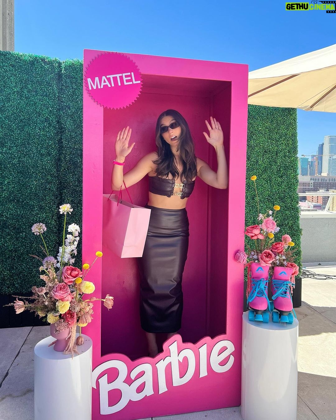 Kira Kosarin Instagram - come on barbie, let’s go party!