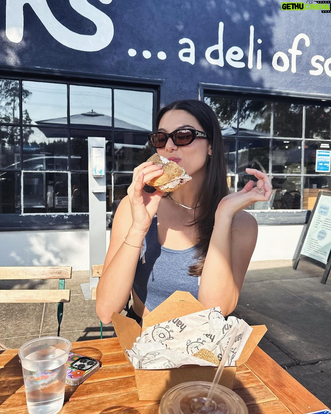Kira Kosarin Instagram - yeah man just super focused on comestibles and imbibables these days Flavortown, USA