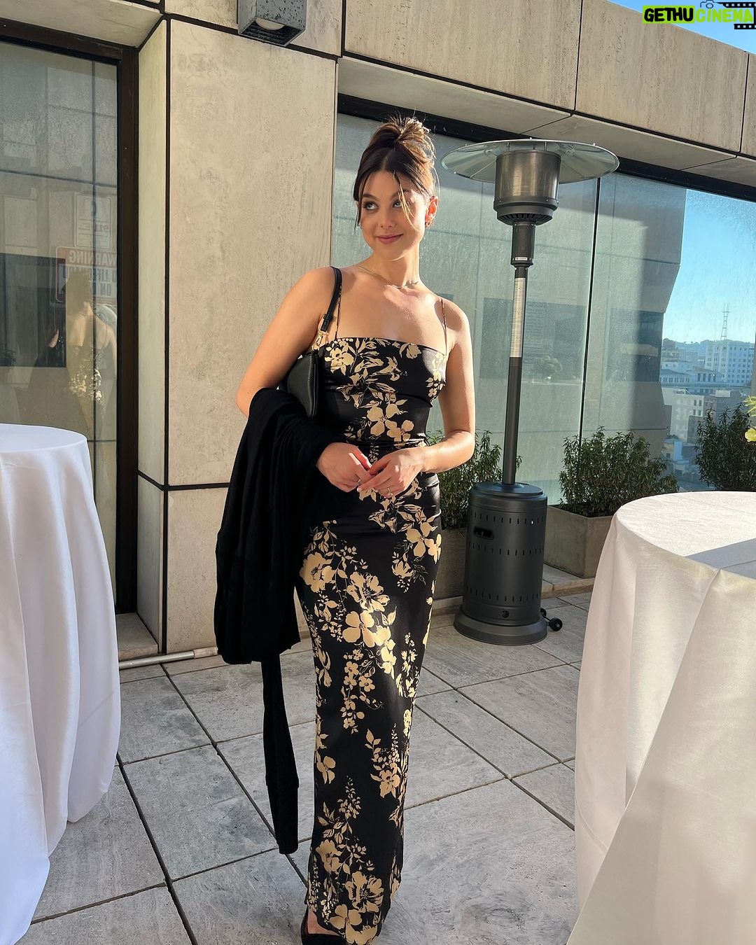 Kira Kosarin Instagram - wedding bday combo <3 cuddles w grandparents, dances with cousins, and carrying on my parents’ torch of performing at weddings with my fiancé 💞💞💞 San Francisco, CA