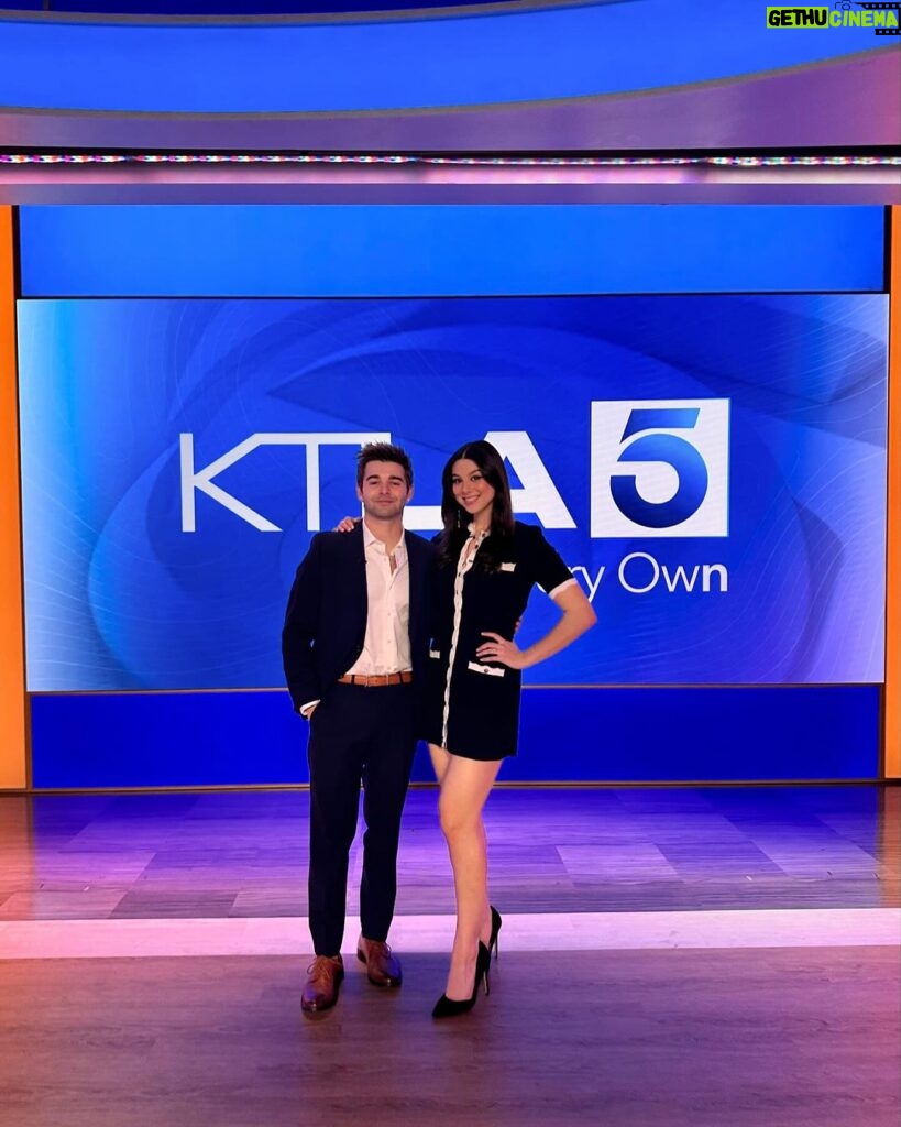 Kira Kosarin Instagram - promoting our new movie or applying to be new co-anchors? you tell me 🤷‍♀️⚡️ thanks for having us @ktla5news! @ktla_entertainment @jackgriffo